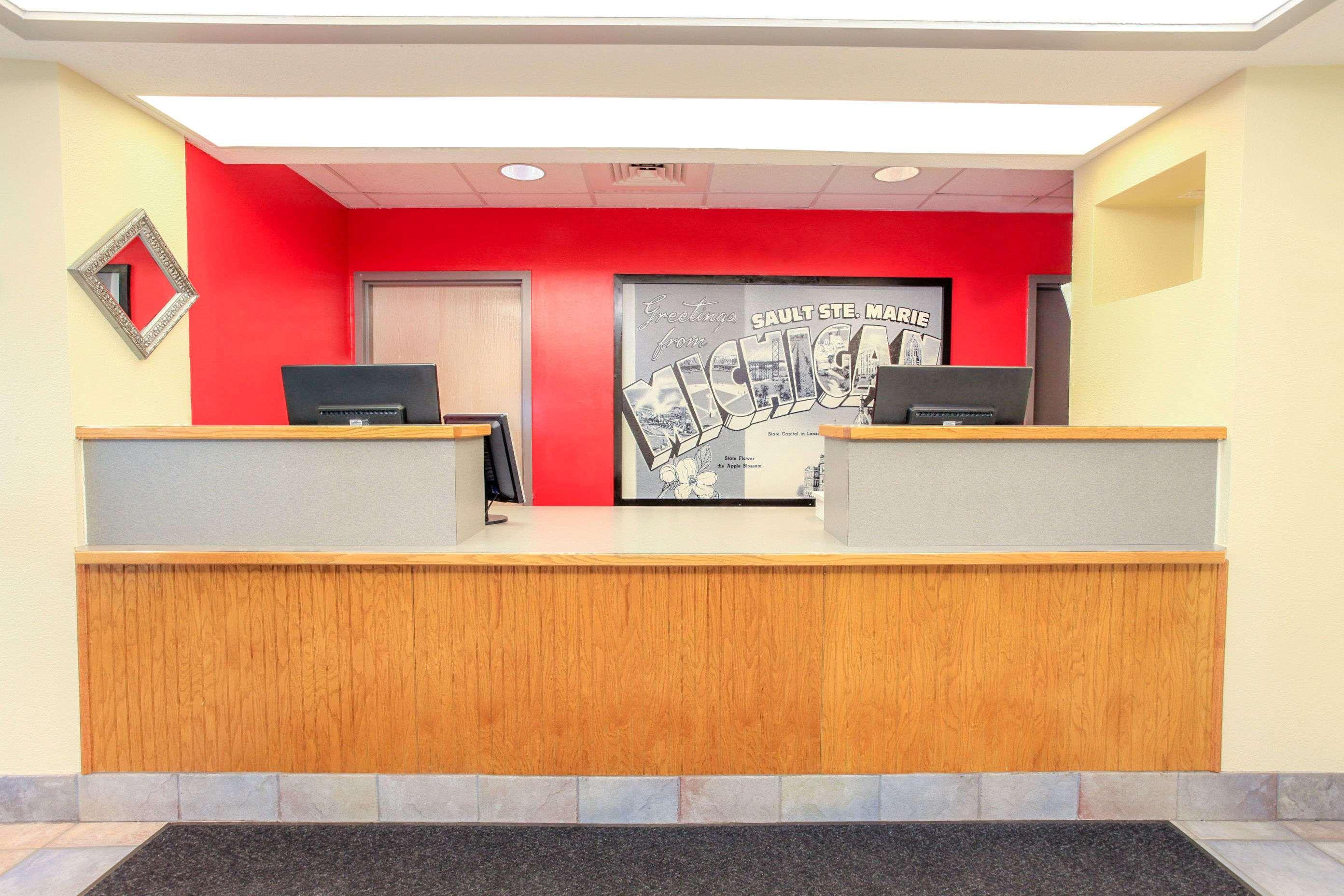 Hotel Super 8 By Wyndham Sault-Sainte-Marie Extérieur photo
